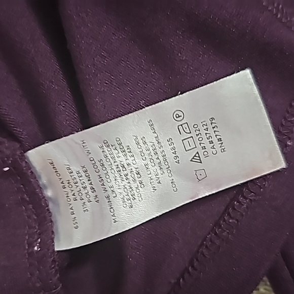 Ann Taylor Dark purple 💜 Tailored top xs - Picture 9 of 9